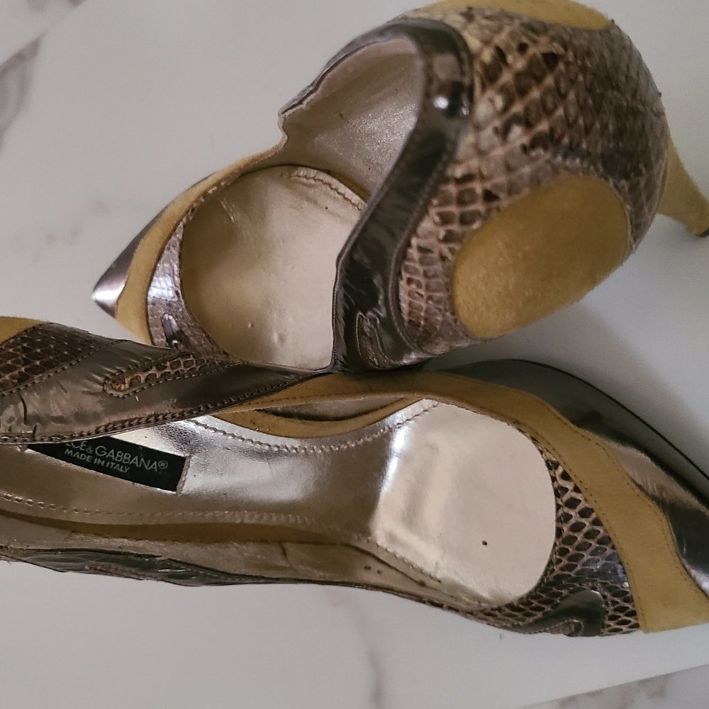 Dolce Gabbana suede and croc pumps